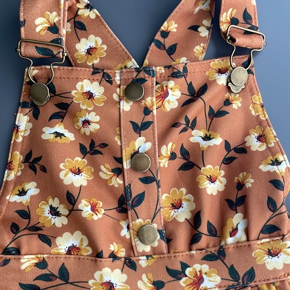 Toddler girl overalls dress. Brand new, no tags. Thicker material - Picture 3 of 6